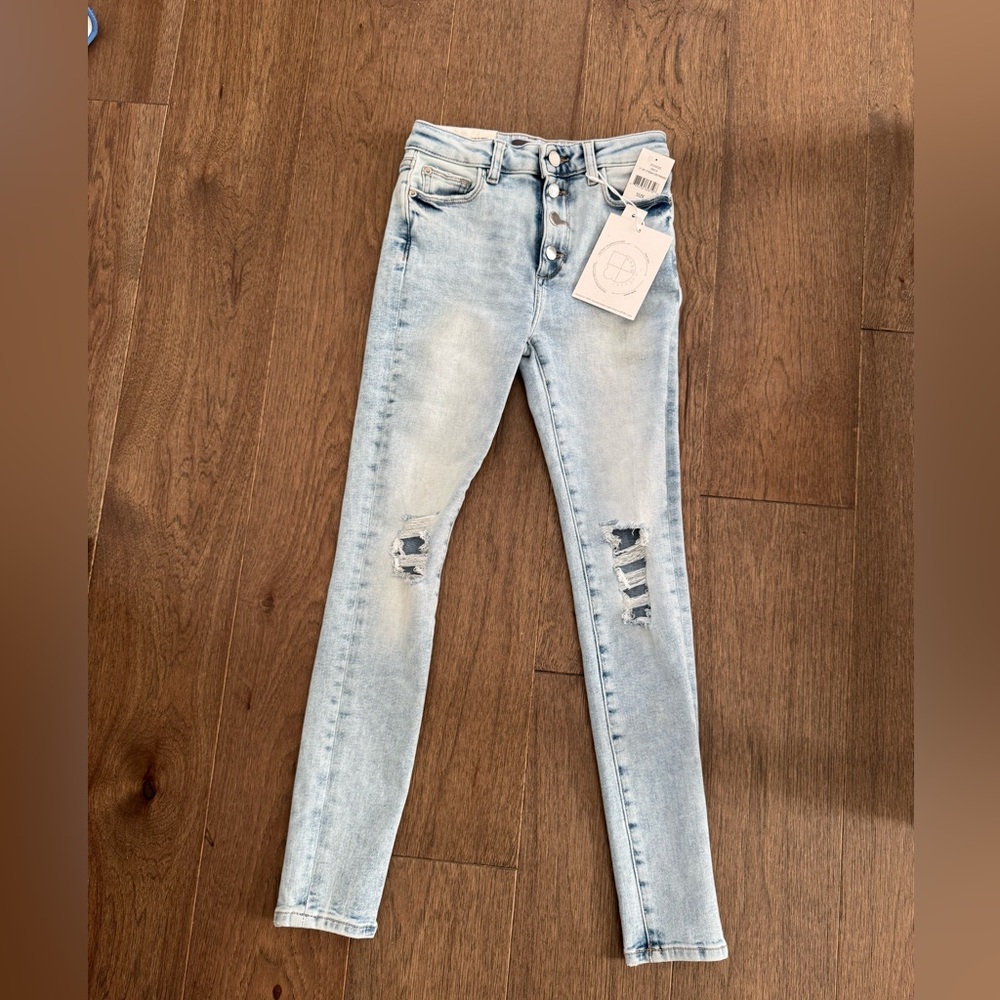 NWT DL1961 W/ Zip Fly